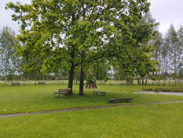 Pie Maļinovas pagasta Saieta nama laukumā